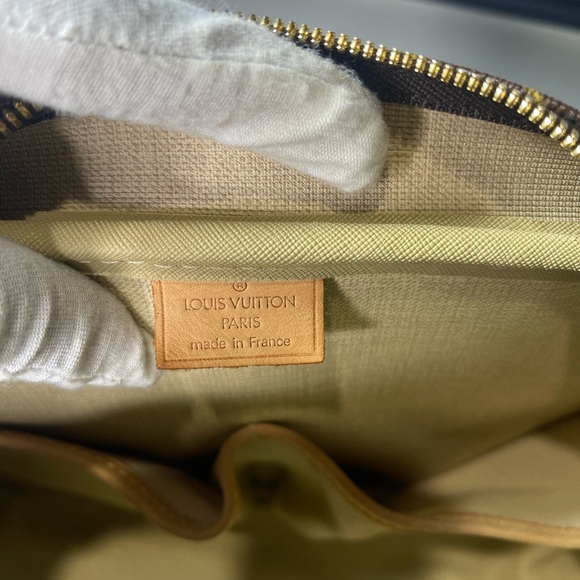 Authentic Louis Vuitton Deauville Monogram Handbag Vintage. - Picture 9 of 10